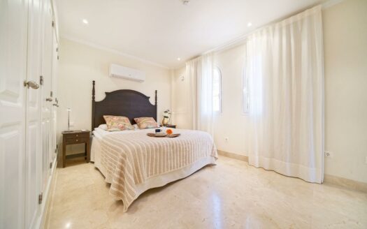 LUXURIÖSES PENTHOUSE VON 250 M2 MIT 3 SCHLAFZIMMERN UND MEERBLICK IN MONTE CARRERA, LOMA DOS