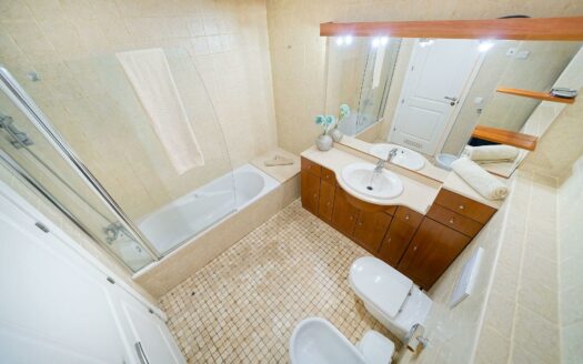 LUXURIÖSES PENTHOUSE VON 250 M2 MIT 3 SCHLAFZIMMERN UND MEERBLICK IN MONTE CARRERA, LOMA DOS