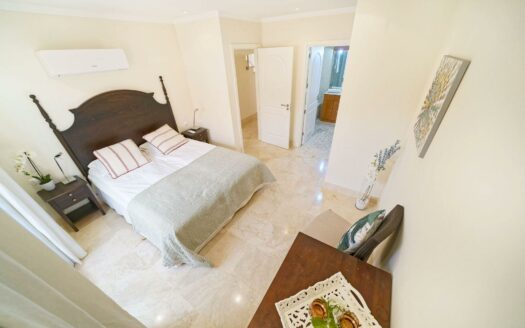 LUXURIÖSES PENTHOUSE VON 250 M2 MIT 3 SCHLAFZIMMERN UND MEERBLICK IN MONTE CARRERA, LOMA DOS