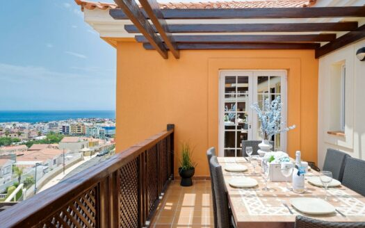 LUXURIÖSES PENTHOUSE VON 250 M2 MIT 3 SCHLAFZIMMERN UND MEERBLICK IN MONTE CARRERA, LOMA DOS