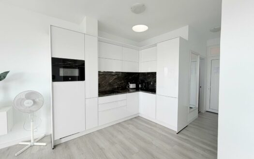 Beachfront apartment with sea views