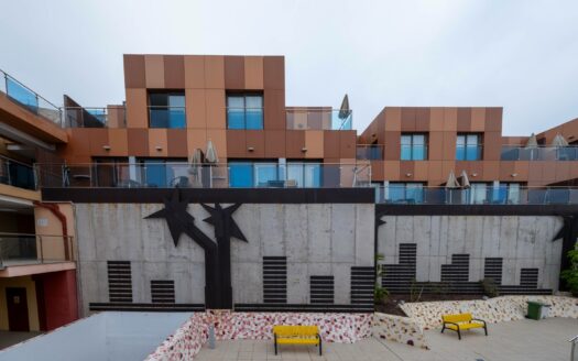 Complex of 46 apartments in Puerto Rico Beach