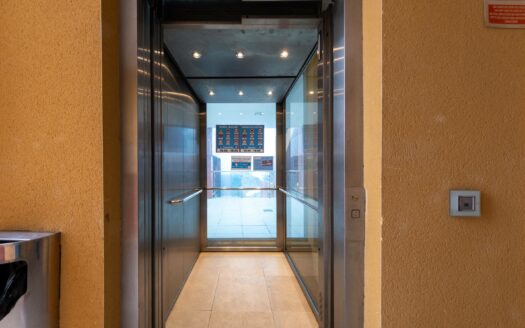 Complex of 46 apartments in Puerto Rico Beach