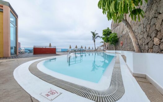 Complex of 46 apartments in Puerto Rico Beach