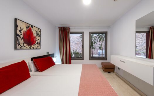 Complex of 46 apartments in Puerto Rico Beach