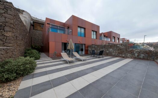 Complex of 46 apartments in Puerto Rico Beach