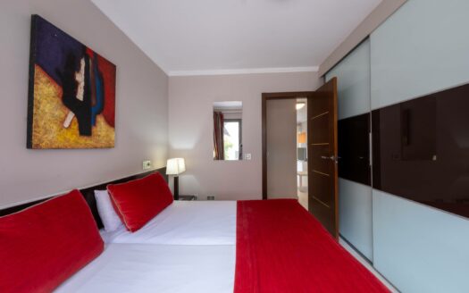 Complex of 46 apartments in Puerto Rico Beach