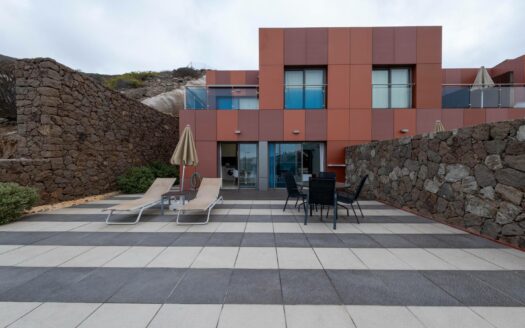 Complex of 46 apartments in Puerto Rico Beach