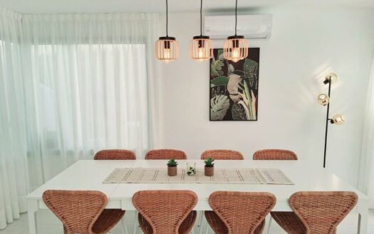 Exclusiva Villa Independiente con Piscina Privada en Tauro