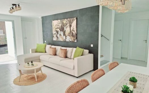 Exclusiva Villa Independiente con Piscina Privada en Tauro