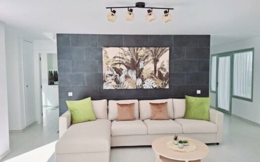 Exclusiva Villa Independiente con Piscina Privada en Tauro