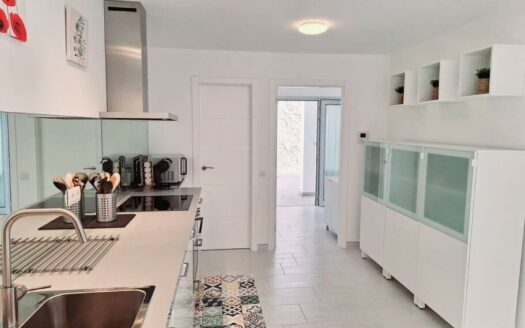 Exclusiva Villa Independiente con Piscina Privada en Tauro