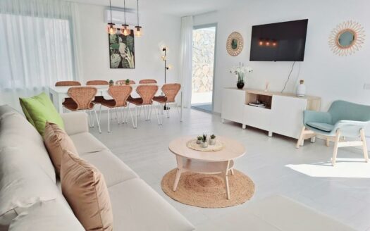 Exclusiva Villa Independiente con Piscina Privada en Tauro