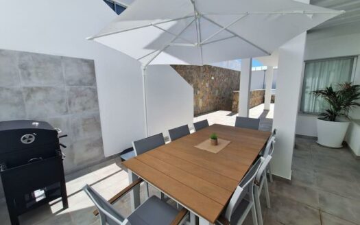 Exclusiva Villa Independiente con Piscina Privada en Tauro