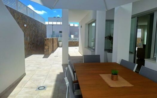 Exclusiva Villa Independiente con Piscina Privada en Tauro