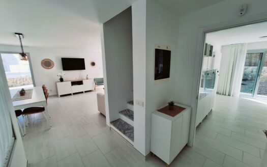 Exclusiva Villa Independiente con Piscina Privada en Tauro