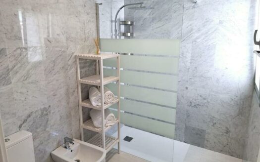 Exclusiva Villa Independiente con Piscina Privada en Tauro