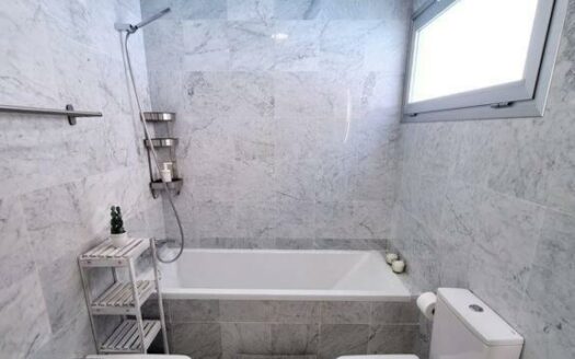 Exclusiva Villa Independiente con Piscina Privada en Tauro