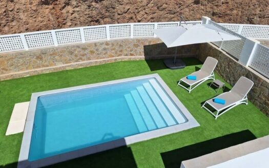 Exclusiva Villa Independiente con Piscina Privada en Tauro