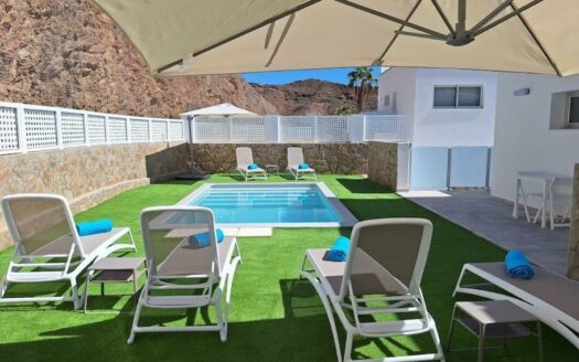 Exclusiva Villa Independiente con Piscina Privada en Tauro