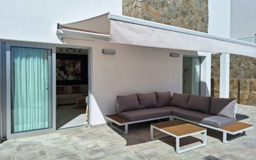 Exclusiva Villa Independiente con Piscina Privada en Tauro