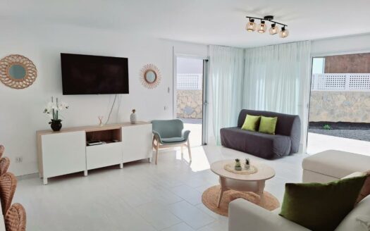 Exclusiva Villa Independiente con Piscina Privada en Tauro