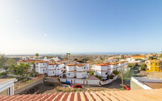 Semi-detached apartment in Montaña La Data with Solarium, Garage and Sea Views