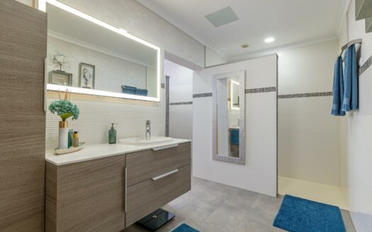 Semi-detached apartment in Montaña La Data with Solarium, Garage and Sea Views