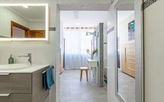 Semi-detached apartment in Montaña La Data with Solarium, Garage and Sea Views