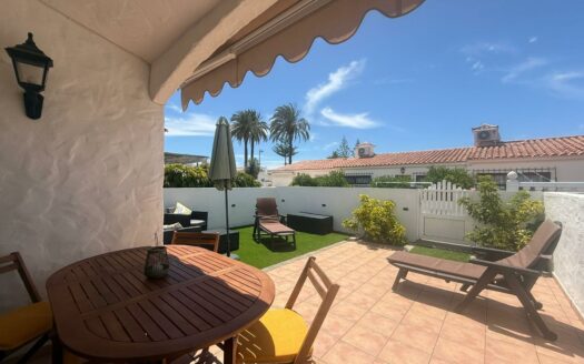 Bungalow con 2 terrazas y piscina comunitaria para EL VERANO