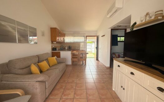 Bungalow con 2 terrazas y piscina comunitaria para EL VERANO