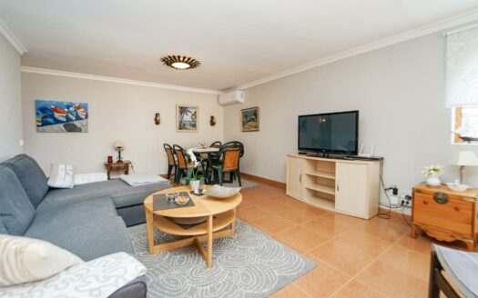 Geräumiges Haus im ruhigen Tauro-Tal – mit Terrasse und Garten