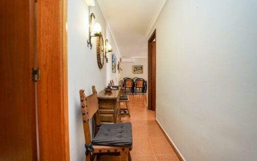 Geräumiges Haus im ruhigen Tauro-Tal – mit Terrasse und Garten