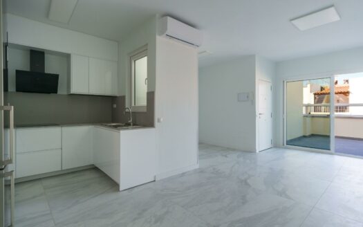 Ático renovado y luminoso en El Tablero