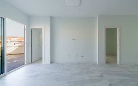 Ático renovado y luminoso en El Tablero