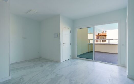 Ático renovado y luminoso en El Tablero