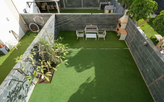 Reihenhaus mit Garten und Garage in El Tablero