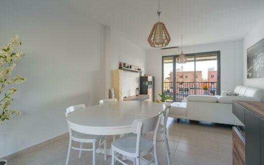 Reihenhaus mit Garten und Garage in El Tablero