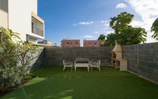 Reihenhaus mit Garten und Garage in El Tablero