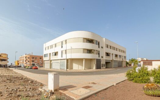 Reihenhaus mit Garten und Garage in El Tablero