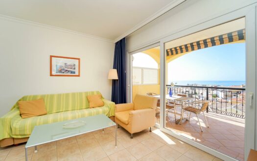 Apartment with Panoramic Terrace and Garage in Exclusive Loma Dos