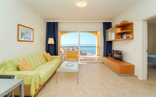 Apartment with Panoramic Terrace and Garage in Exclusive Loma Dos