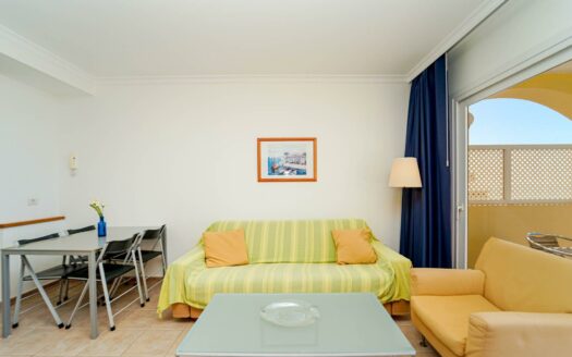 Apartment with Panoramic Terrace and Garage in Exclusive Loma Dos