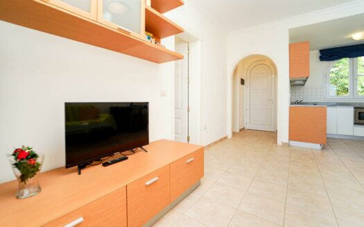 Apartment with Panoramic Terrace and Garage in Exclusive Loma Dos