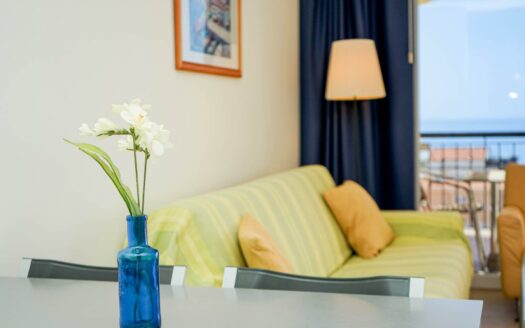 Apartment with Panoramic Terrace and Garage in Exclusive Loma Dos