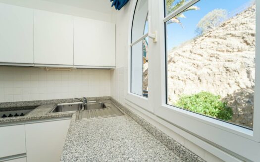 Apartment with Panoramic Terrace and Garage in Exclusive Loma Dos