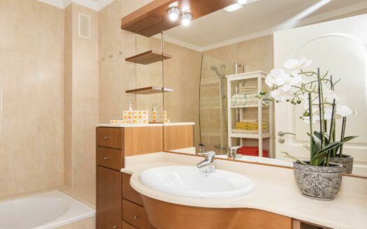 SOUTH FACING CORNER APARTMENT IN THE PART OF THE COMPLEX CLOSEST TO THE SEA IN MONTE CARRERA. FANTASTIC SEA VIEWS FROM EAST TO WEST. GARAGE SPACE AND STORAGE ROOM.