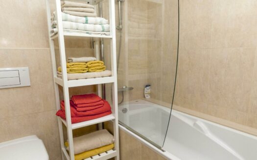 SOUTH FACING CORNER APARTMENT IN THE PART OF THE COMPLEX CLOSEST TO THE SEA IN MONTE CARRERA. FANTASTIC SEA VIEWS FROM EAST TO WEST. GARAGE SPACE AND STORAGE ROOM.