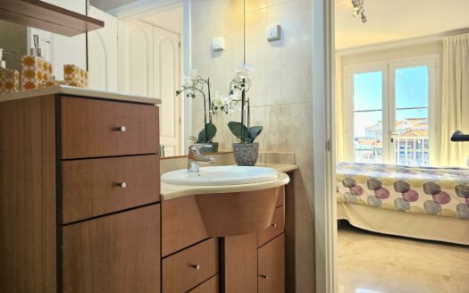 SOUTH FACING CORNER APARTMENT IN THE PART OF THE COMPLEX CLOSEST TO THE SEA IN MONTE CARRERA. FANTASTIC SEA VIEWS FROM EAST TO WEST. GARAGE SPACE AND STORAGE ROOM.