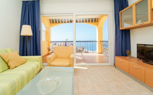 Apartment with Panoramic Terrace and Garage in Exclusive Loma Dos